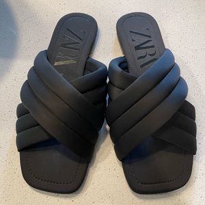 Zara Black Flat Quilted Sandal Slides - Sz 9/40